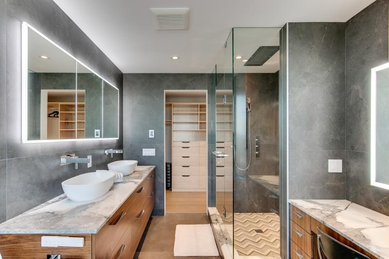 Master Ensuite 