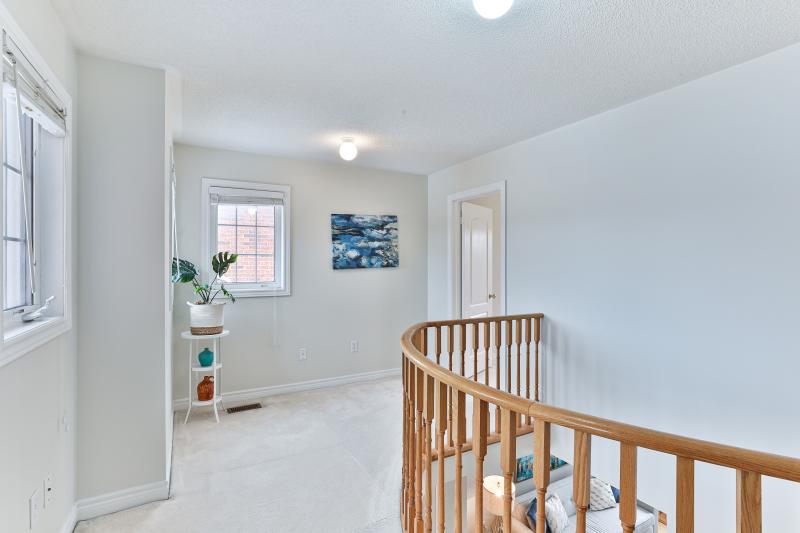 Slideshow PropertySpaces 67 Gore Dr Barrie, ON L4N 5R5