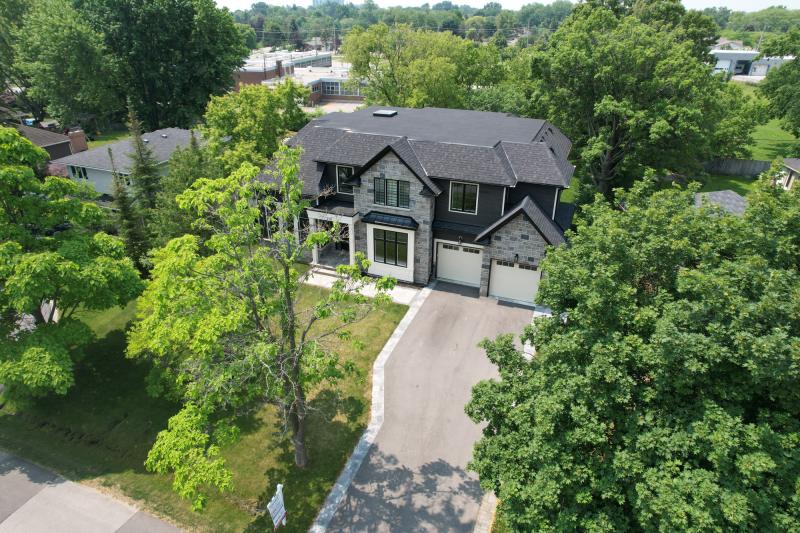 Slideshow PropertySpaces 256 Sandwell Drive, Oakville, Ontario L6L