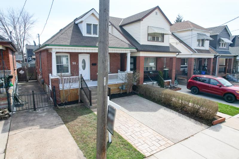 Slideshow PropertySpaces 94 Huxley Avenue North, Hamilton, ON, Canada