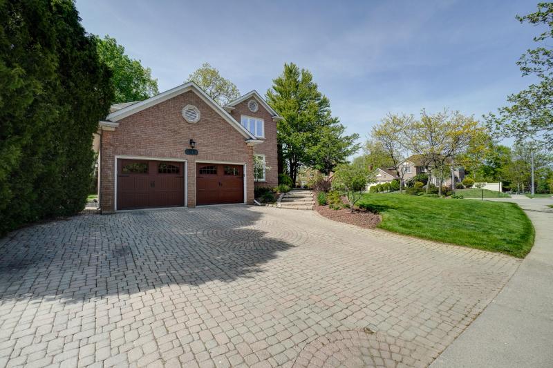 Slideshow PropertySpaces 1360 Hazelton Blvd. Burlington