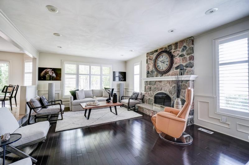 Slideshow PropertySpaces 1360 Hazelton Blvd. Burlington