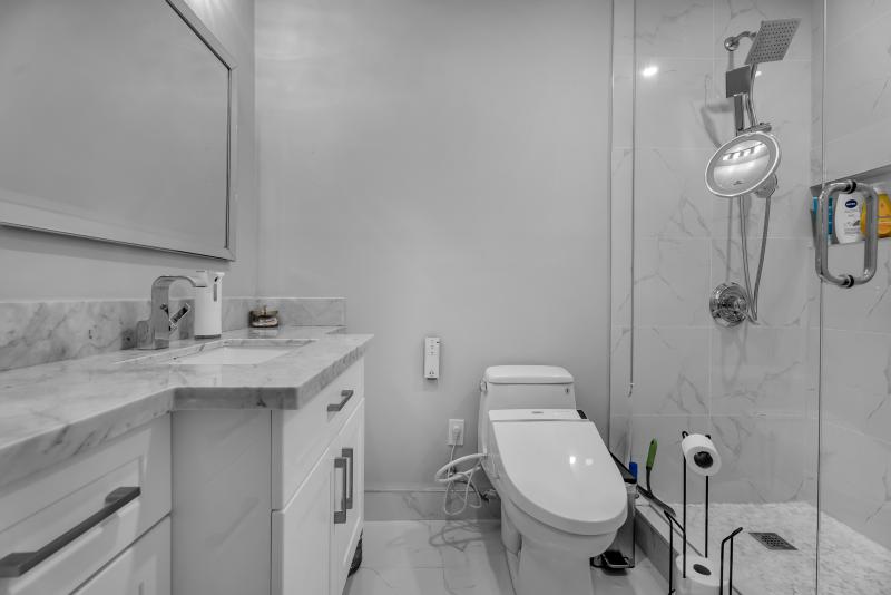 Second Ensuite 