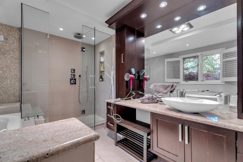 Master Ensuite 